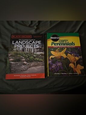 Miracle-Gro Complete Guide to Perennials & Landscape Projects Books